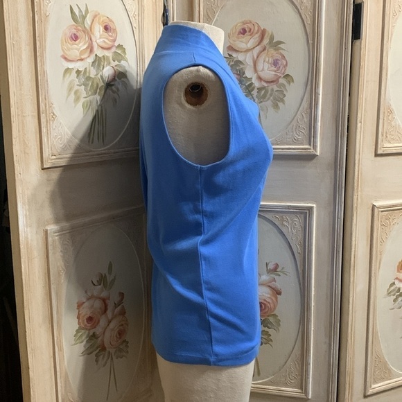 Adorable summer pull over top - Picture 4 of 8